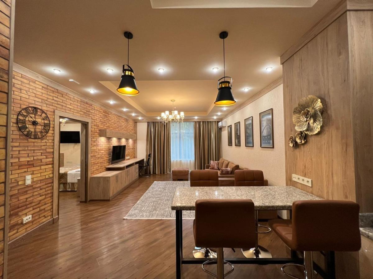 City Stay Апарт-Отель Алматы Ngoại thất bức ảnh