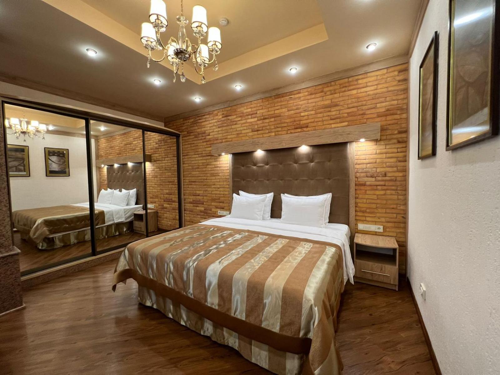 City Stay Апарт-Отель Алматы Ngoại thất bức ảnh