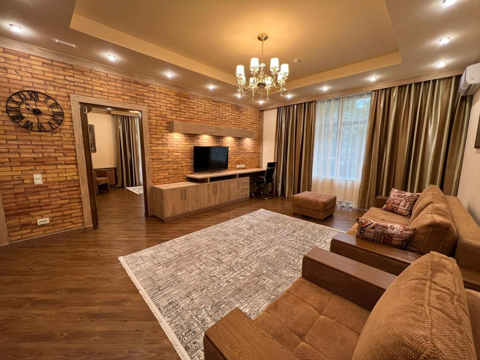 City Stay Апарт-Отель Алматы Ngoại thất bức ảnh